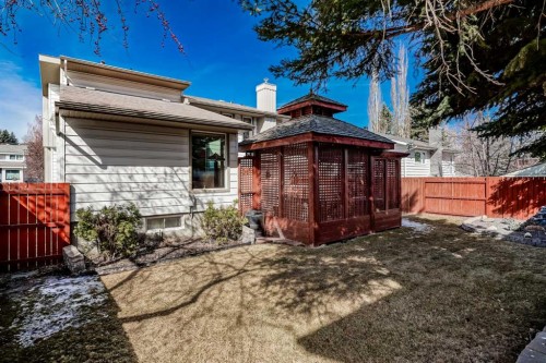28 Deercross Way Se, Calgary, AB - Outdoor