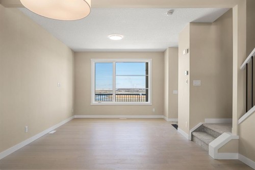 652 Sora Boulevard Se, Calgary, AB - Indoor Photo Showing Other Room
