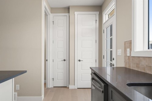 652 Sora Boulevard Se, Calgary, AB - Indoor
