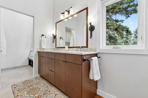 8932 Baylor Crescent Sw, Calgary, AB - Indoor Photo Showing Bathroom