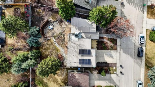 8932 Baylor Crescent Sw, Calgary, AB - Outdoor