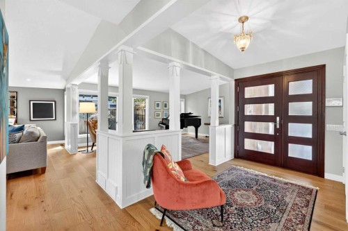 8932 Baylor Crescent Sw, Calgary, AB - Indoor Photo Showing Other Room