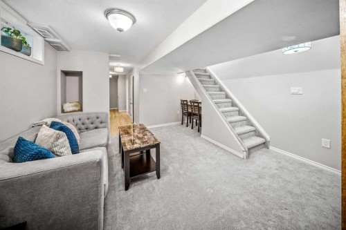 96 Mckinley Road Se, Calgary, AB - Indoor
