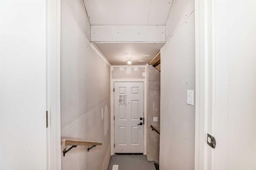 61 Bartlett Way Se, Calgary, AB - Indoor Photo Showing Other Room