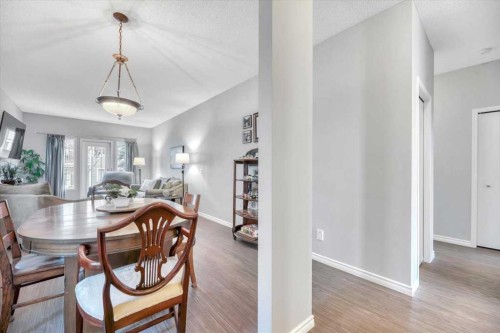 35-72 Millside Drive Sw, Calgary, AB - Indoor Photo Showing Dining Room