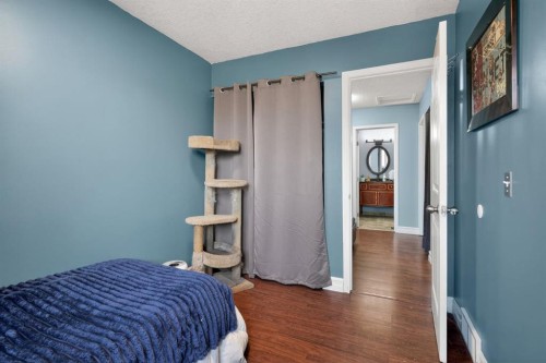 23-643 4 Avenue Ne, Calgary, AB - Indoor Photo Showing Bedroom