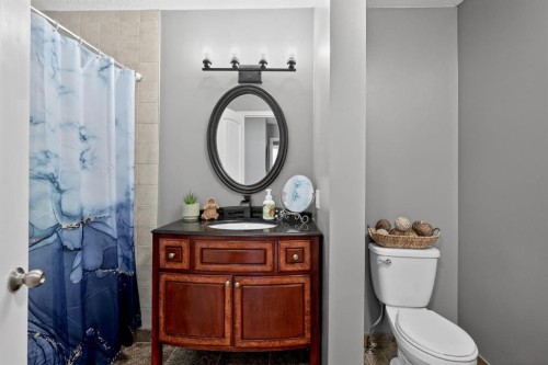 23-643 4 Avenue Ne, Calgary, AB - Indoor Photo Showing Bathroom