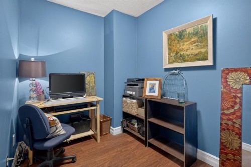 23-643 4 Avenue Ne, Calgary, AB - Indoor Photo Showing Office