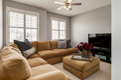 167 New Brighton Close Se, Calgary, AB - Indoor Photo Showing Living Room