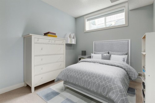 167 New Brighton Close Se, Calgary, AB - Indoor Photo Showing Bedroom