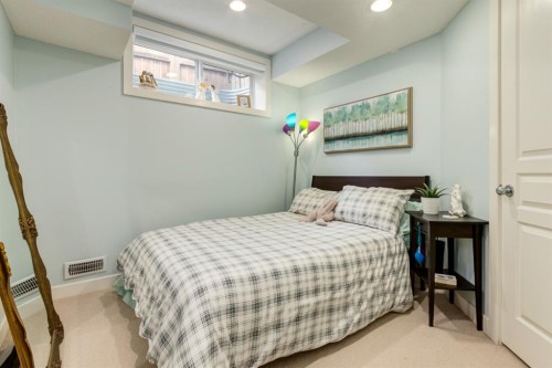 167 New Brighton Close Se, Calgary, AB - Indoor Photo Showing Bedroom