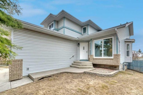 215 Hawktree Circle Nw, Calgary, AB - Outdoor