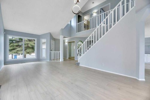 215 Hawktree Circle Nw, Calgary, AB - Indoor Photo Showing Other Room