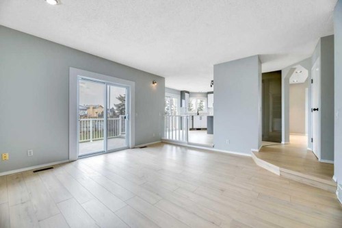 215 Hawktree Circle Nw, Calgary, AB - Indoor