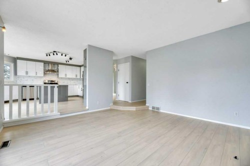215 Hawktree Circle Nw, Calgary, AB - Indoor Photo Showing Other Room