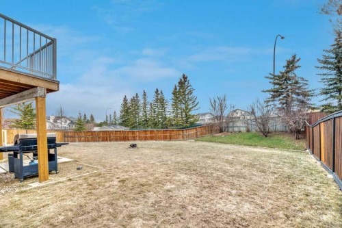 215 Hawktree Circle Nw, Calgary, AB - Outdoor