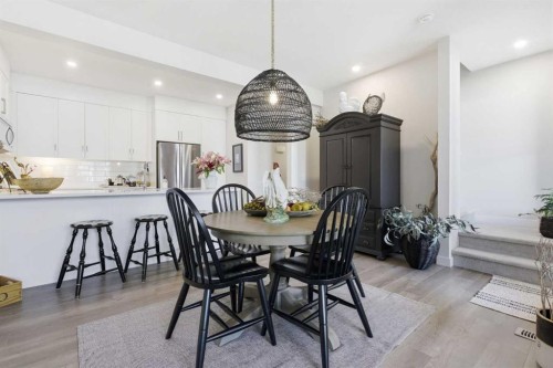 307 Crestridge Common Sw, Calgary, AB - Indoor Photo Showing Dining Room