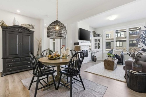 307 Crestridge Common Sw, Calgary, AB - Indoor Photo Showing Dining Room