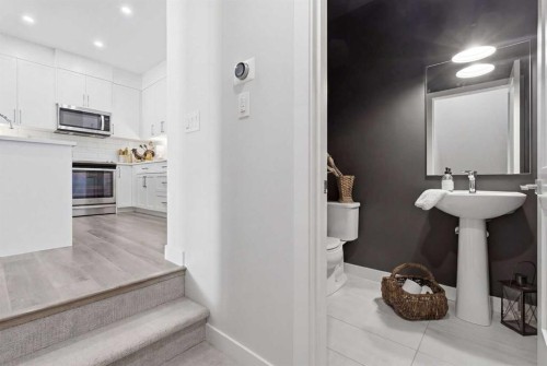 307 Crestridge Common Sw, Calgary, AB - Indoor