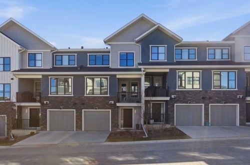 307 Crestridge Common Sw, Calgary, AB - Outdoor With Facade