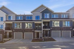 307 Crestridge Common SW Calgary, AB T3B 6J5