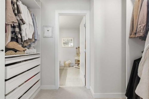 307 Crestridge Common Sw, Calgary, AB - Indoor With Storage
