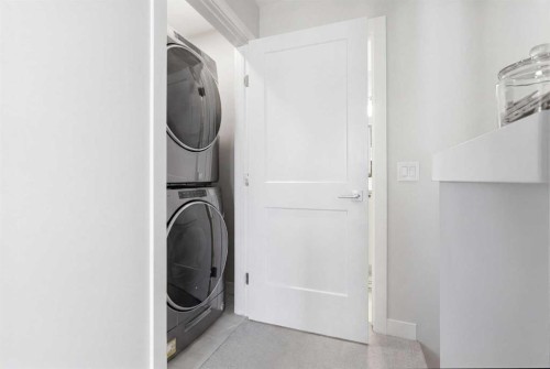 307 Crestridge Common Sw, Calgary, AB - Indoor Photo Showing Laundry Room