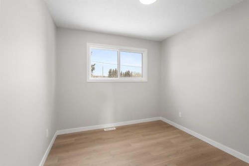 236 Silverview Way Nw, Calgary, AB - Indoor Photo Showing Other Room