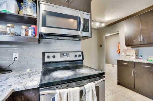 528 Whiteridge Way Ne, Calgary, AB - Indoor Photo Showing Kitchen