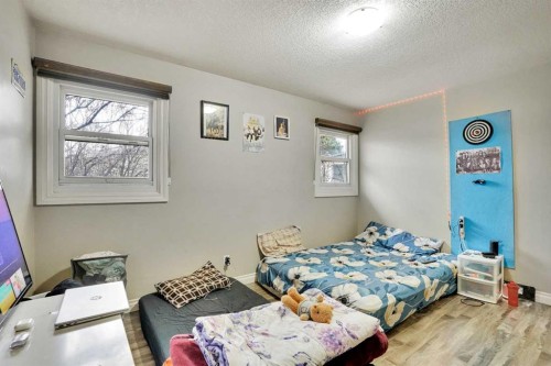 528 Whiteridge Way Ne, Calgary, AB - Indoor Photo Showing Bedroom