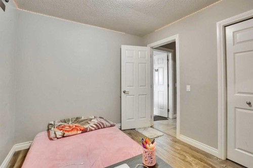 528 Whiteridge Way Ne, Calgary, AB - Indoor Photo Showing Bedroom