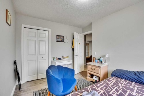 528 Whiteridge Way Ne, Calgary, AB - Indoor Photo Showing Bedroom