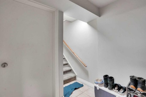 528 Whiteridge Way Ne, Calgary, AB - Indoor Photo Showing Other Room
