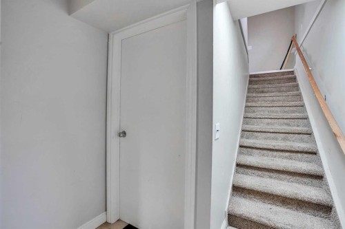 528 Whiteridge Way Ne, Calgary, AB - Indoor Photo Showing Other Room