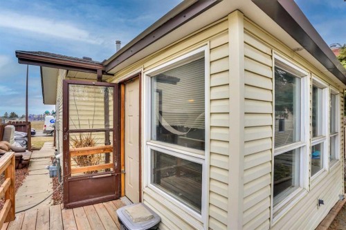 528 Whiteridge Way Ne, Calgary, AB - Outdoor With Exterior