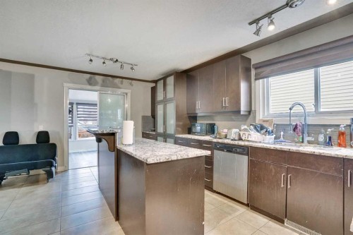 528 Whiteridge Way Ne, Calgary, AB - Indoor Photo Showing Kitchen With Upgraded Kitchen