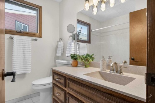 428 Ranch Estates Place Nw, Calgary, AB - Indoor Photo Showing Bathroom