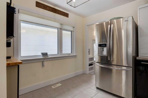 44 Midglen Drive Se, Calgary, AB - Indoor