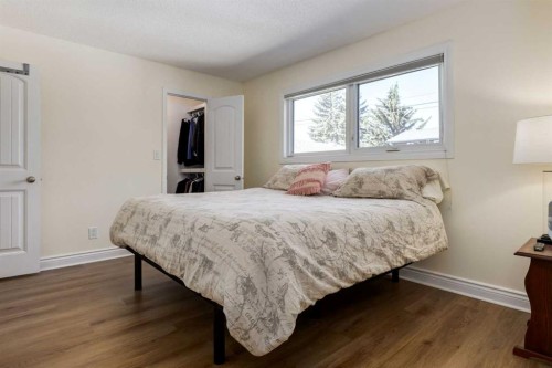 44 Midglen Drive Se, Calgary, AB - Indoor Photo Showing Bedroom