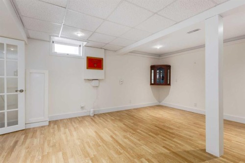 44 Midglen Drive Se, Calgary, AB - Indoor Photo Showing Other Room