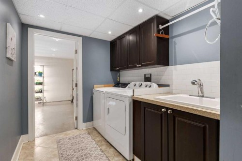 44 Midglen Drive Se, Calgary, AB - Indoor Photo Showing Laundry Room