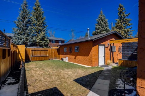 44 Midglen Drive Se, Calgary, AB - Outdoor