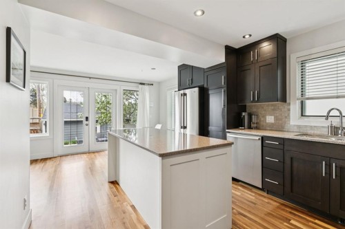 2618 24A Street Sw, Calgary, AB - Indoor Photo Showing Kitchen With Upgraded Kitchen