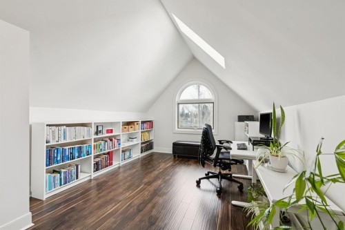 2618 24A Street Sw, Calgary, AB - Indoor Photo Showing Office