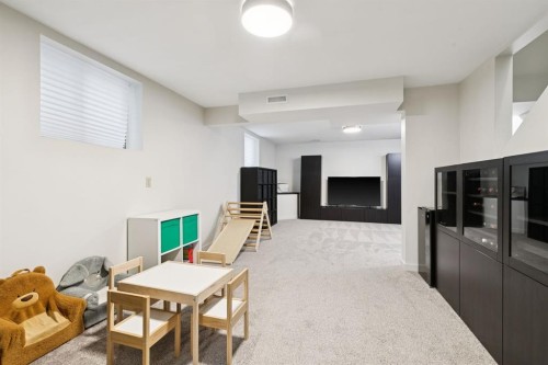 2618 24A Street Sw, Calgary, AB - Indoor