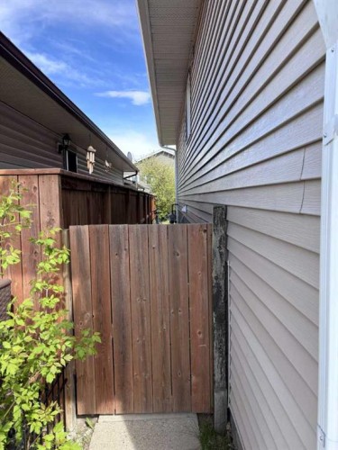 170 Martindale Drive Ne, Calgary, AB - Outdoor With Exterior