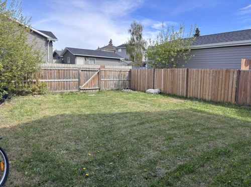 170 Martindale Drive Ne, Calgary, AB - Outdoor