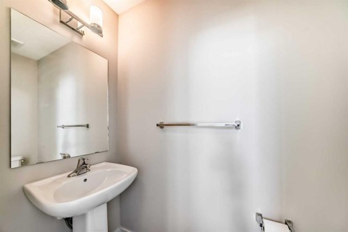 310 Sage Hill Grove Nw, Calgary, AB - Indoor Photo Showing Bathroom