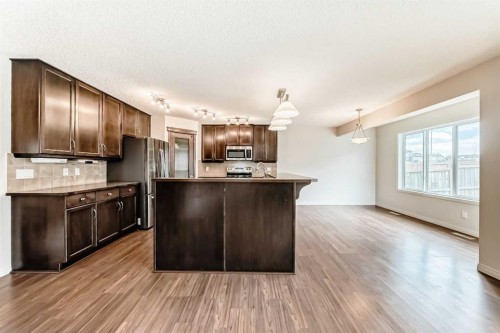 455 Cimarron Boulevard, Okotoks, AB - Indoor Photo Showing Kitchen