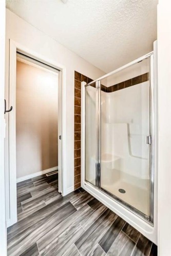 455 Cimarron Boulevard, Okotoks, AB - Indoor Photo Showing Bathroom